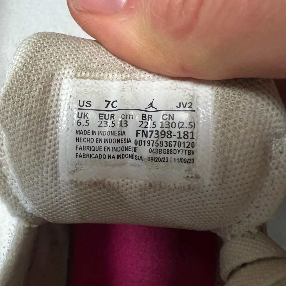 Jordan 1 Low SE‎ Toddler Sneakers White Yellow Hook and Loop Shoes 7C